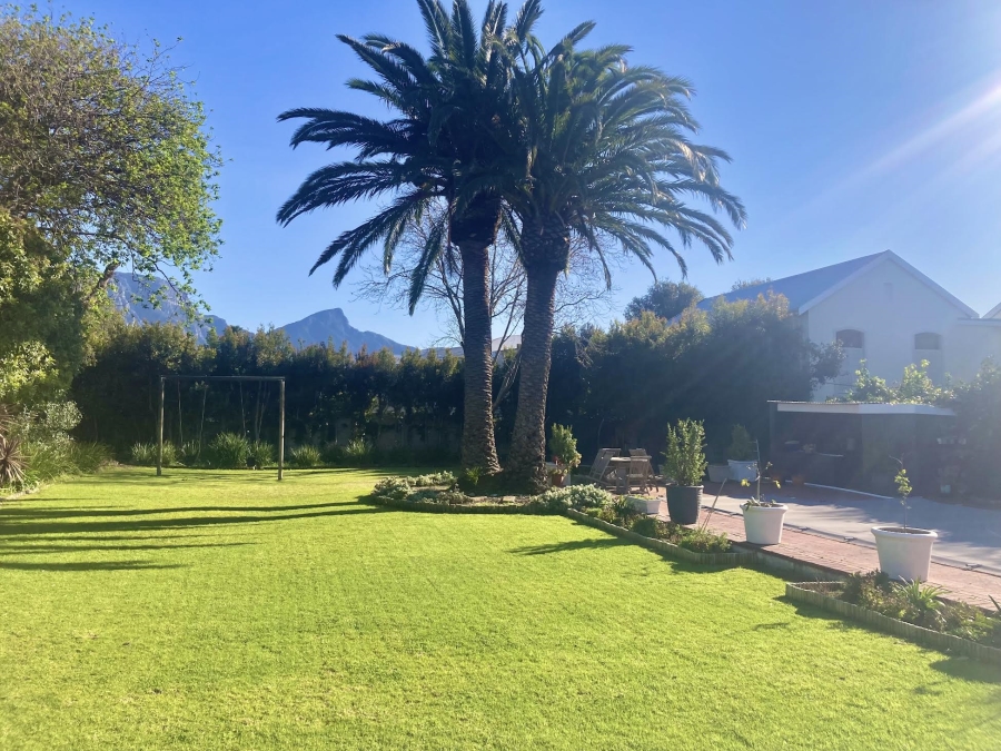 To Let 4 Bedroom Property for Rent in Constantia Western Cape